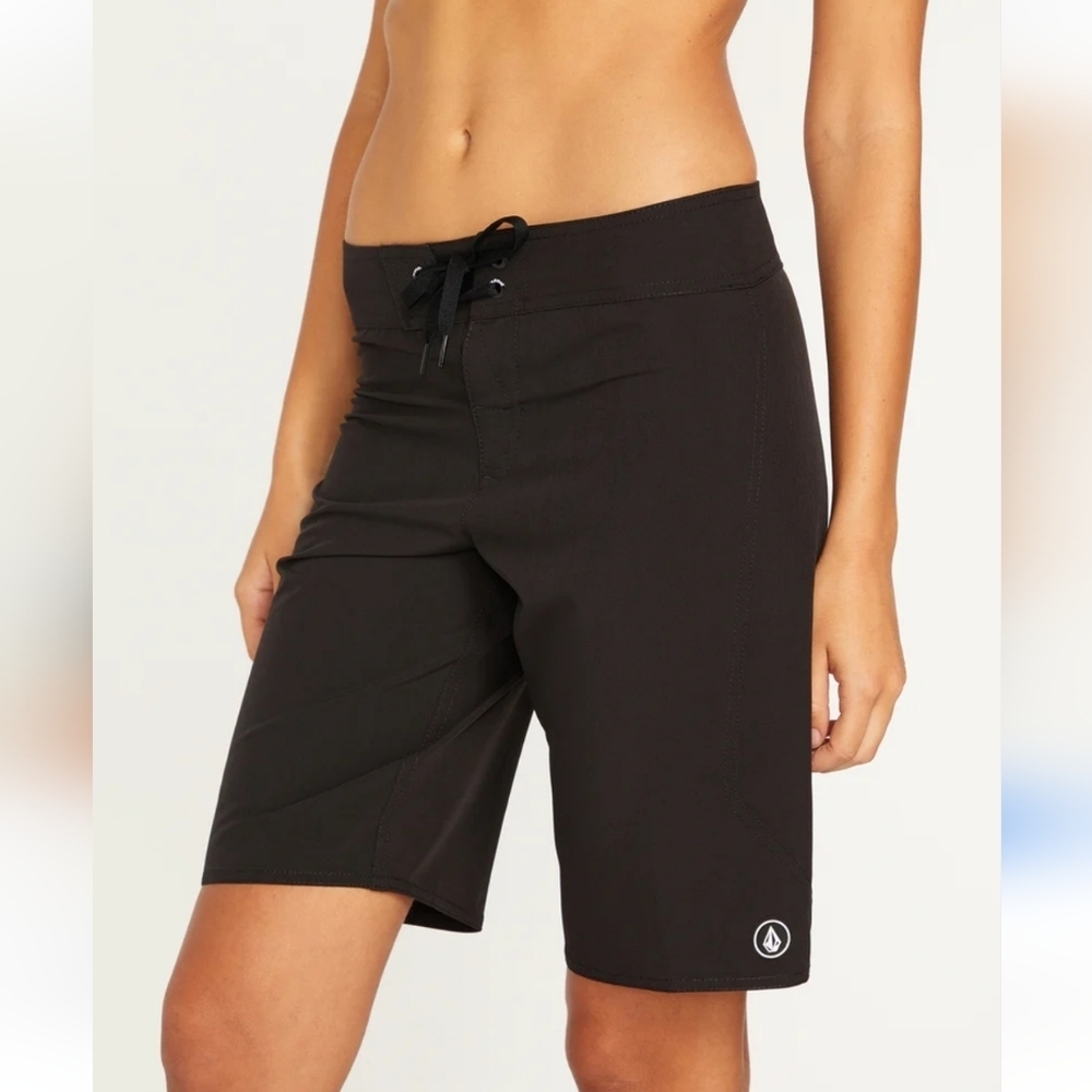 Volcom black board shorts size XS